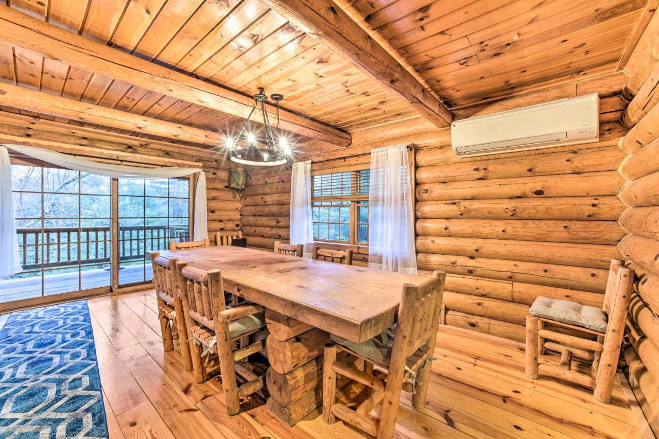Spacious Cabin With Decks Near Saratoga Springs Middle Grove エクステリア 写真