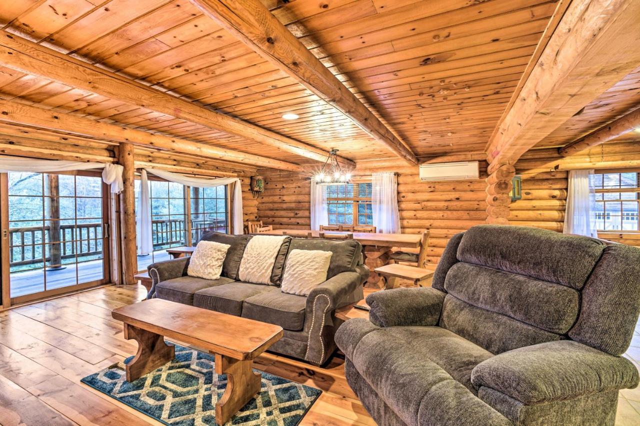 Spacious Cabin With Decks Near Saratoga Springs Middle Grove エクステリア 写真